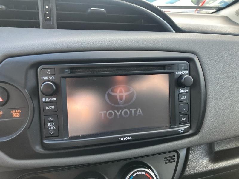 Toyota Yaris LE 5-Door AT 2017