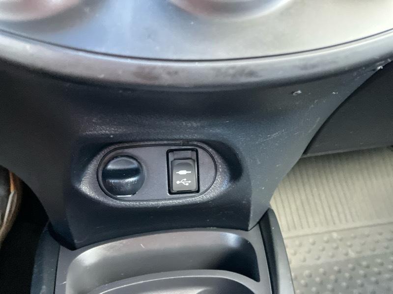 Toyota Yaris LE 5-Door AT 2017