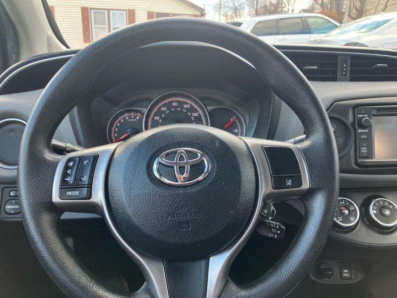 Toyota Yaris LE 5-Door AT 2017