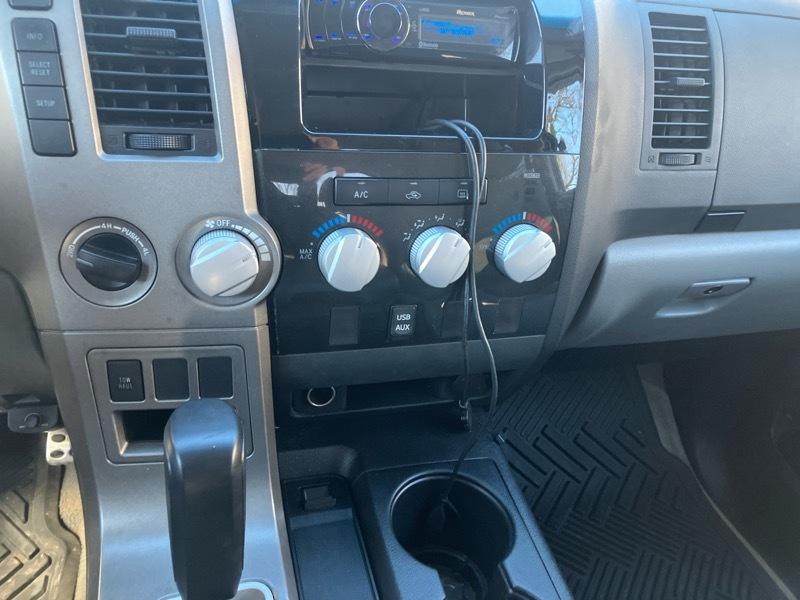 Toyota Tundra Tundra-Grade Double Cab 4.6L 4WD 2010