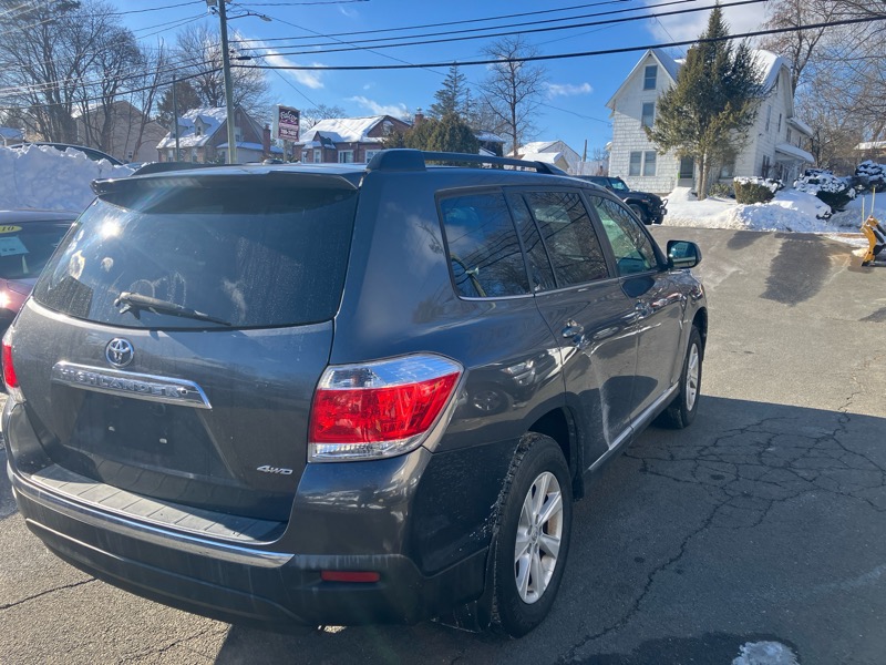 Toyota Highlander SE 4D SUV AWD 2012