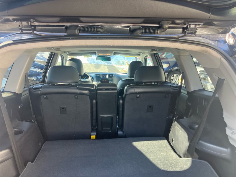 Toyota Highlander SE 4D SUV AWD 2012