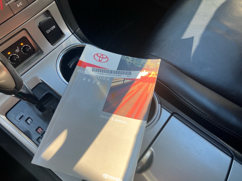 Toyota Highlander SE 4D SUV AWD 2012