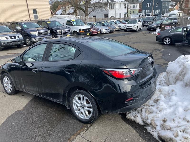 Toyota Yaris iA 6A 2017