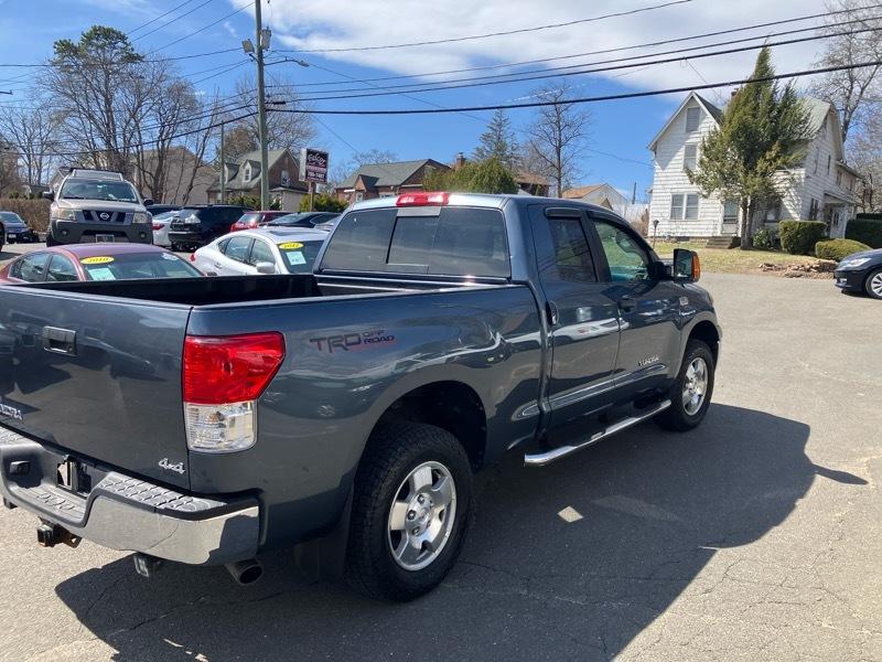 Toyota Tundra Tundra-Grade 5.7L Double Cab 4WD 2010