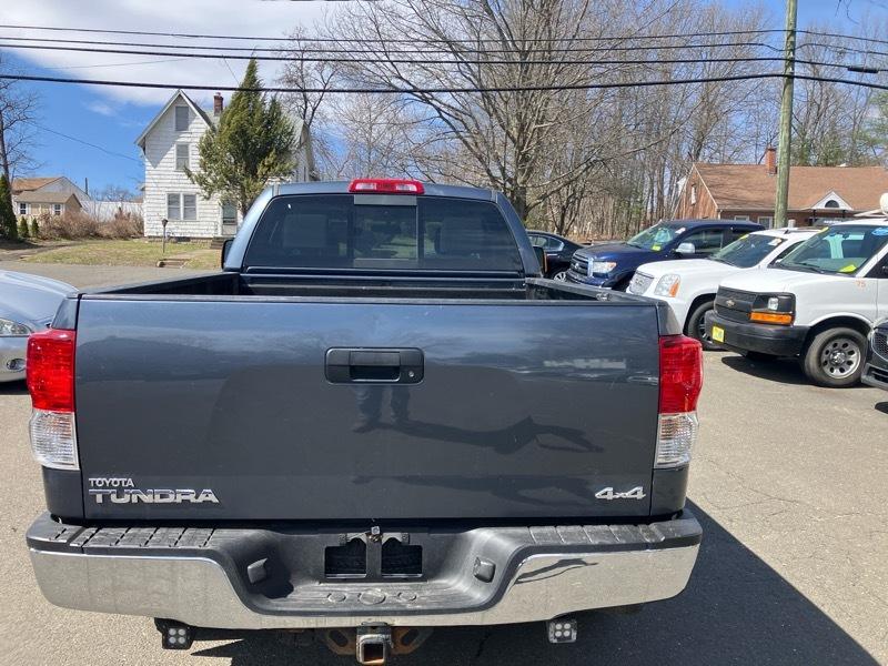 Toyota Tundra Tundra-Grade 5.7L Double Cab 4WD 2010
