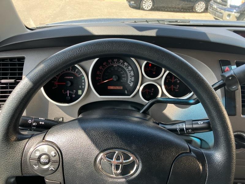 Toyota Tundra Tundra-Grade 5.7L Double Cab 4WD 2010