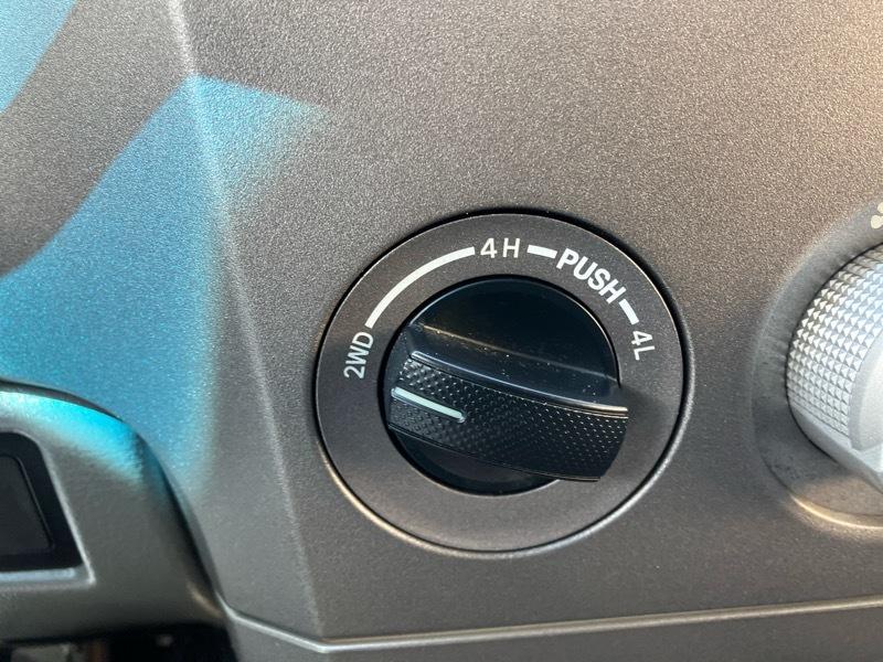 Toyota Tundra Tundra-Grade 5.7L Double Cab 4WD 2010