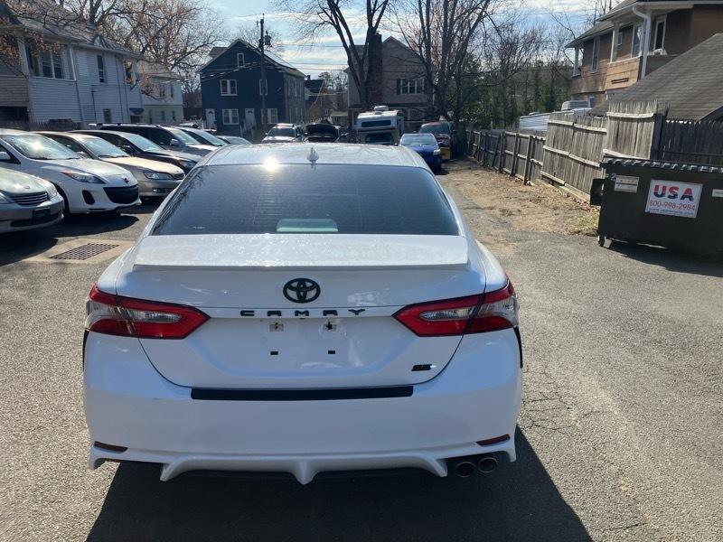 Toyota Camry SE 2019