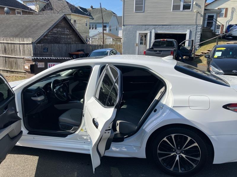 Toyota Camry SE 2019