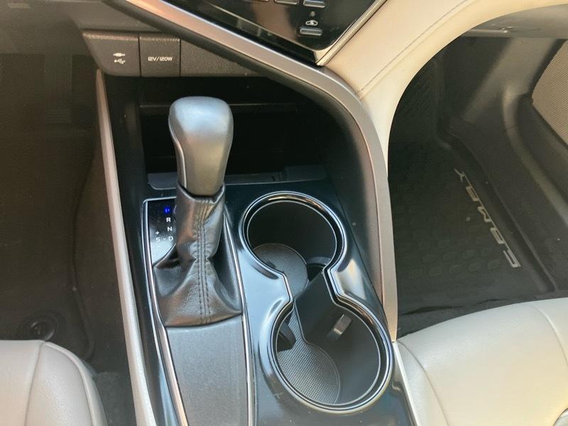 Toyota Camry SE 2019