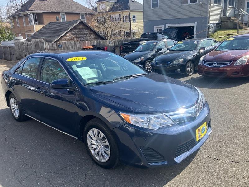 Toyota Camry LE 4D Sedan 2014