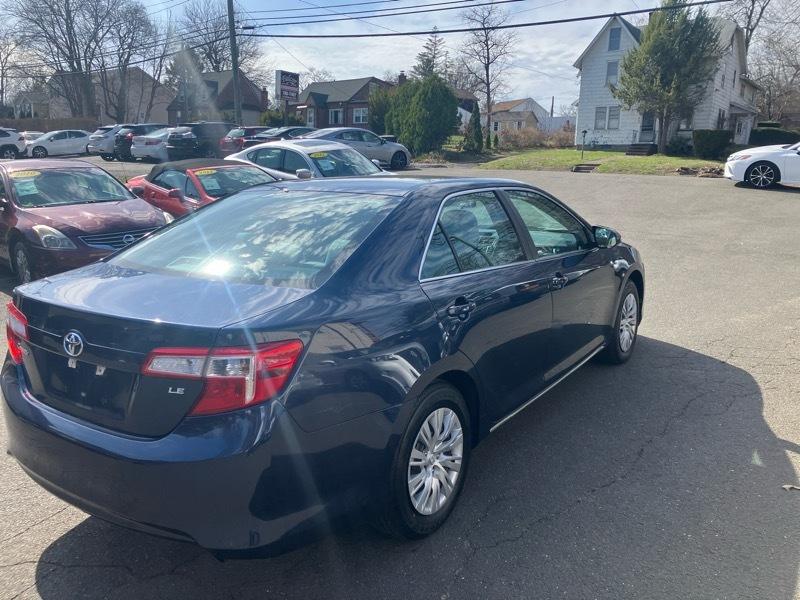 Toyota Camry LE 4D Sedan 2014
