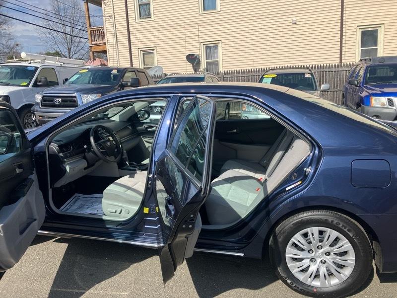 Toyota Camry LE 4D Sedan 2014