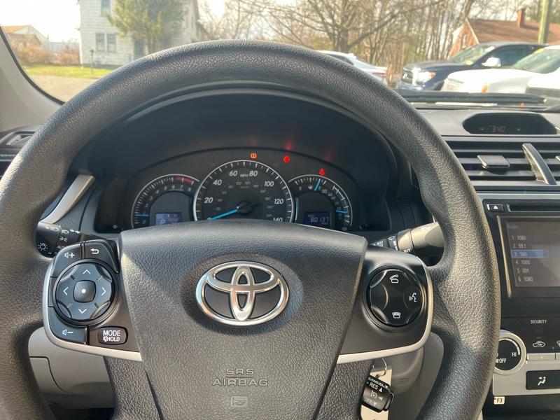 Toyota Camry LE 4D Sedan 2014