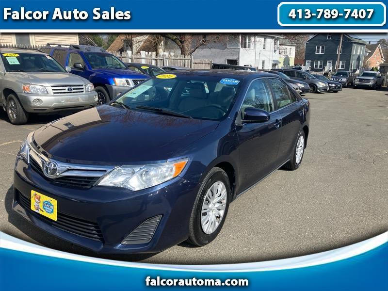2014 Toyota Camry LE 4D Sedan