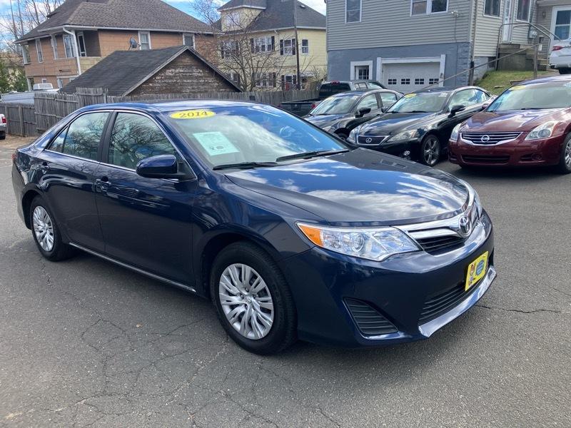 Toyota Camry LE 4D Sedan 2014