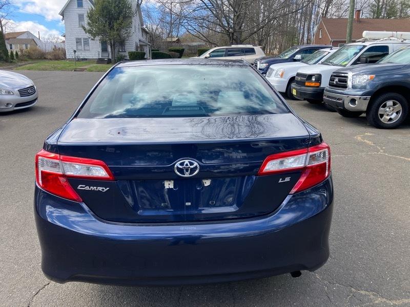 Toyota Camry LE 4D Sedan 2014