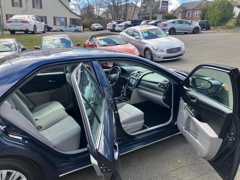 Toyota Camry LE 4D Sedan 2014