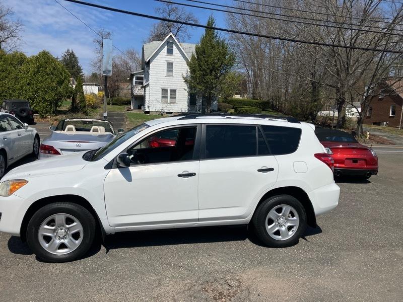 Toyota RAV4 Base I4 4WD 2009