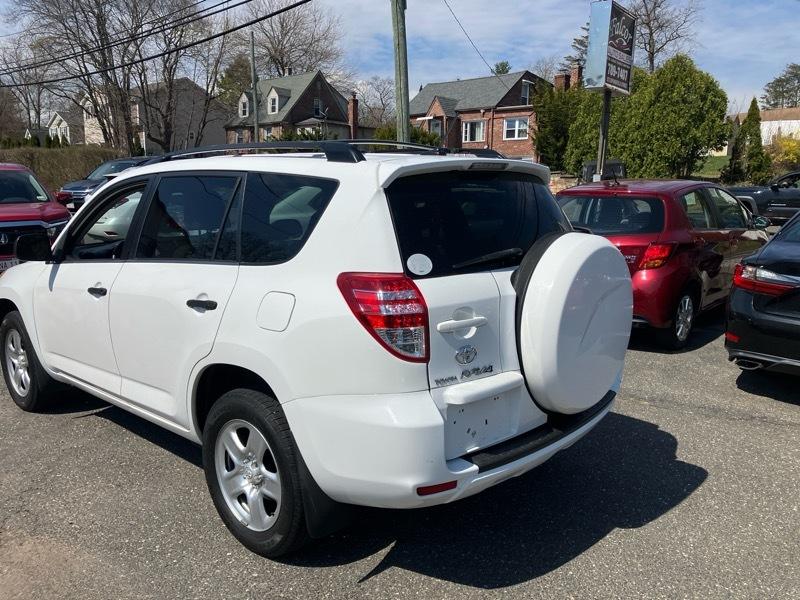 Toyota RAV4 Base I4 4WD 2009