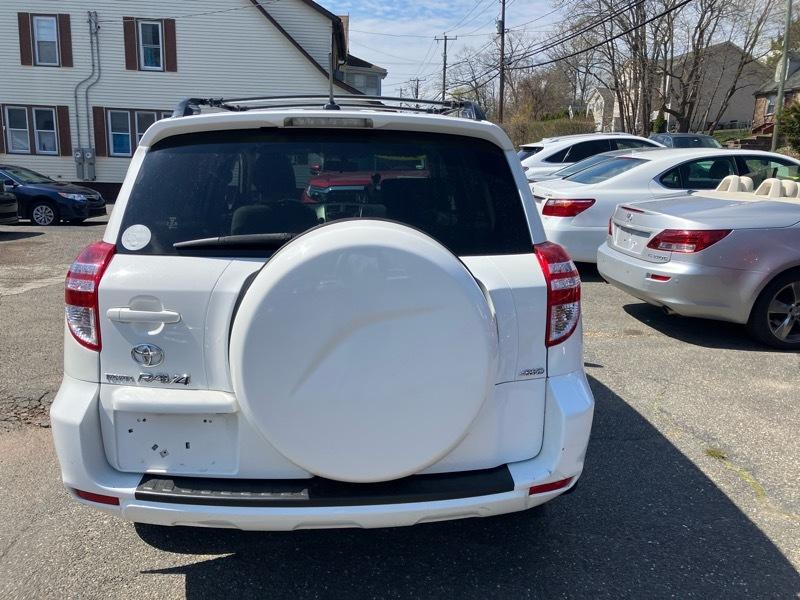 Toyota RAV4 Base I4 4WD 2009