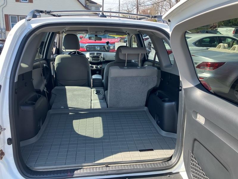 Toyota RAV4 Base I4 4WD 2009