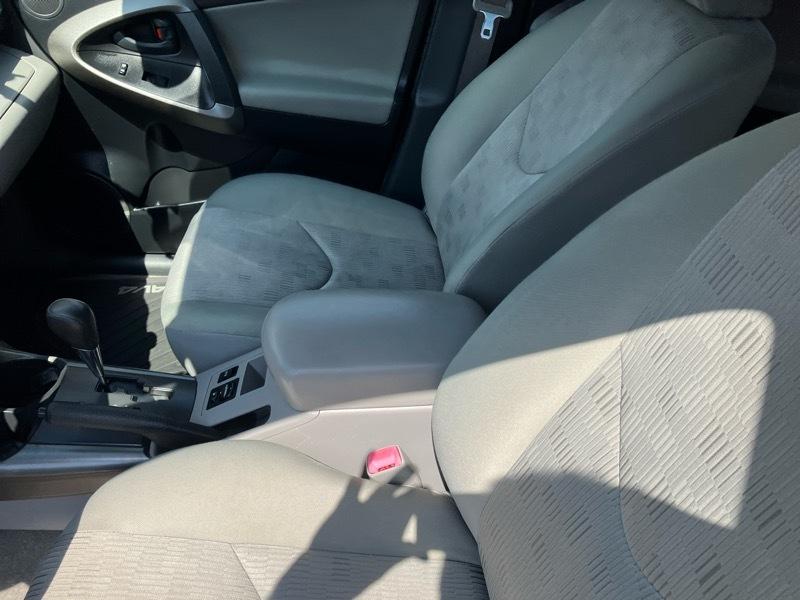 Toyota RAV4 Base I4 4WD 2009