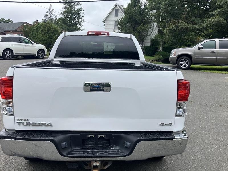 Toyota Tundra Limited 5.7L Double Cab 4WD 2010