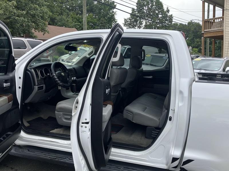 Toyota Tundra Limited 5.7L Double Cab 4WD 2010
