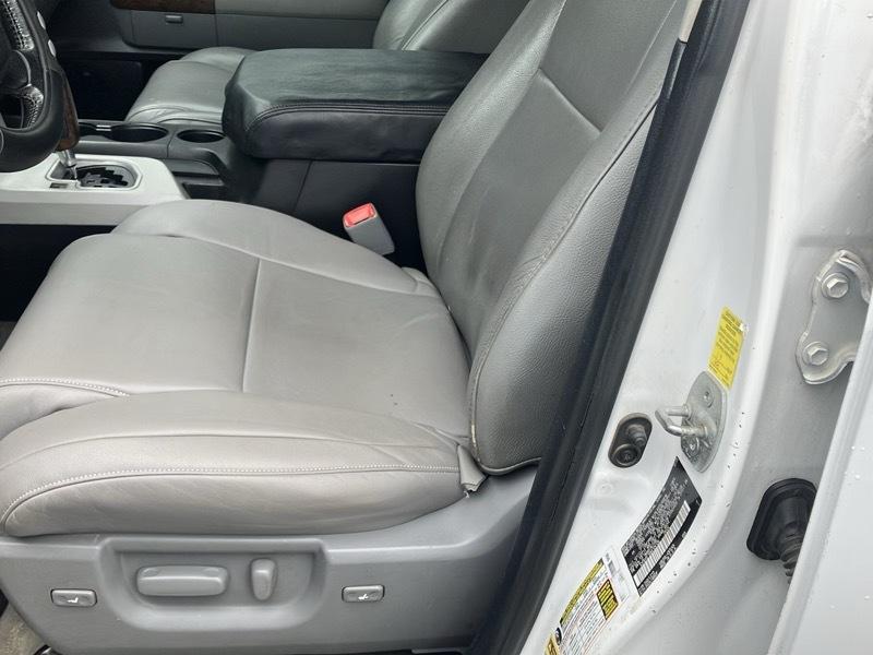 Toyota Tundra Limited 5.7L Double Cab 4WD 2010