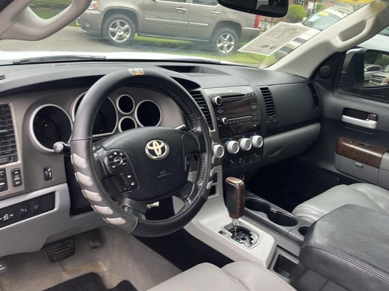 Toyota Tundra Limited 5.7L Double Cab 4WD 2010
