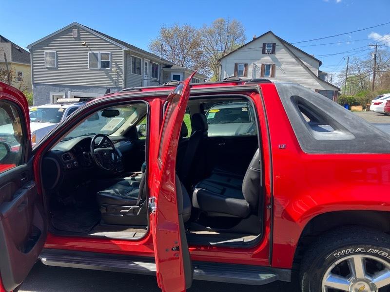 Chevrolet Avalanche LT 4WD 2010