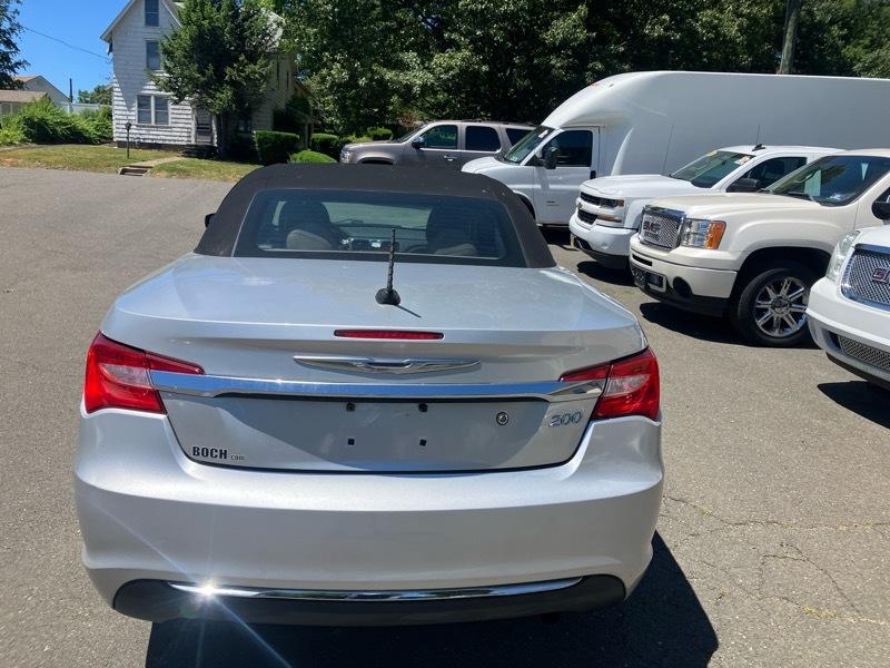 Chrysler 200 Touring Convertible 2011