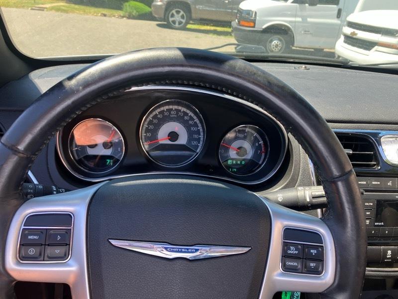 Chrysler 200 Touring Convertible 2011