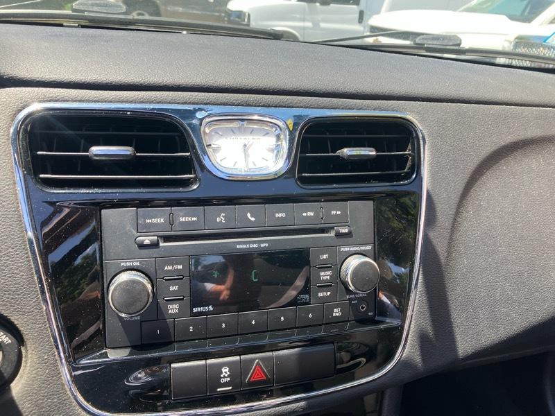 Chrysler 200 Touring Convertible 2011