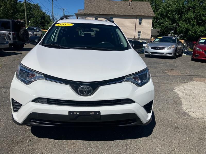 Toyota RAV4 LE AWD 2017