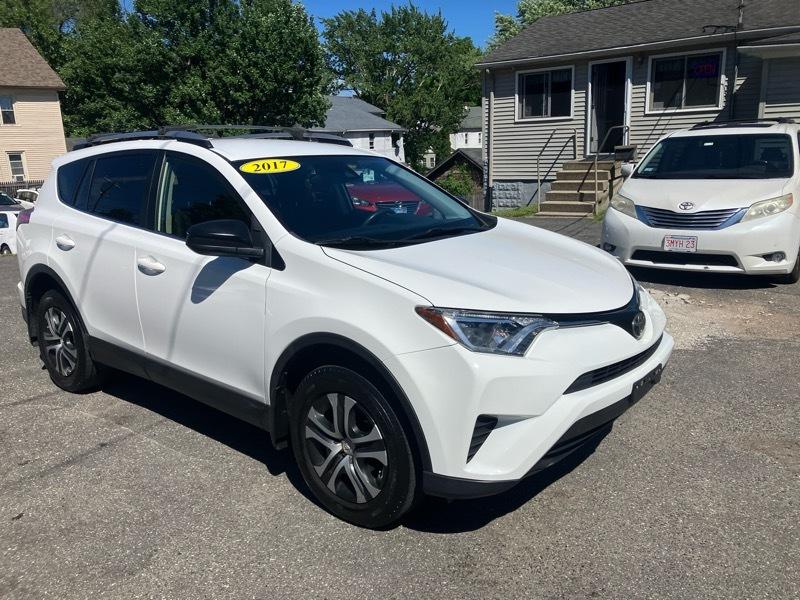 Toyota RAV4 LE AWD 2017