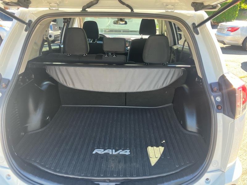 Toyota RAV4 LE AWD 2017