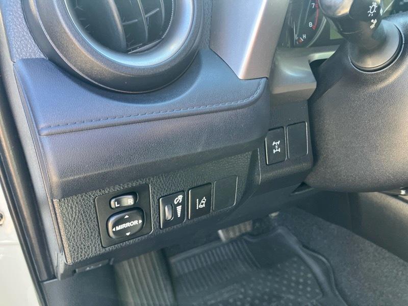 Toyota RAV4 LE AWD 2017