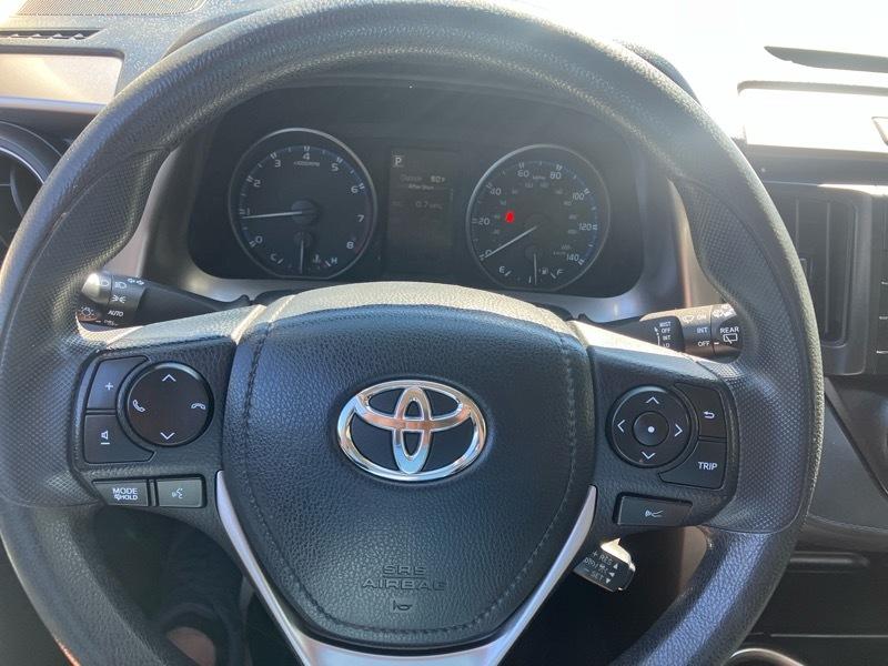 Toyota RAV4 LE AWD 2017