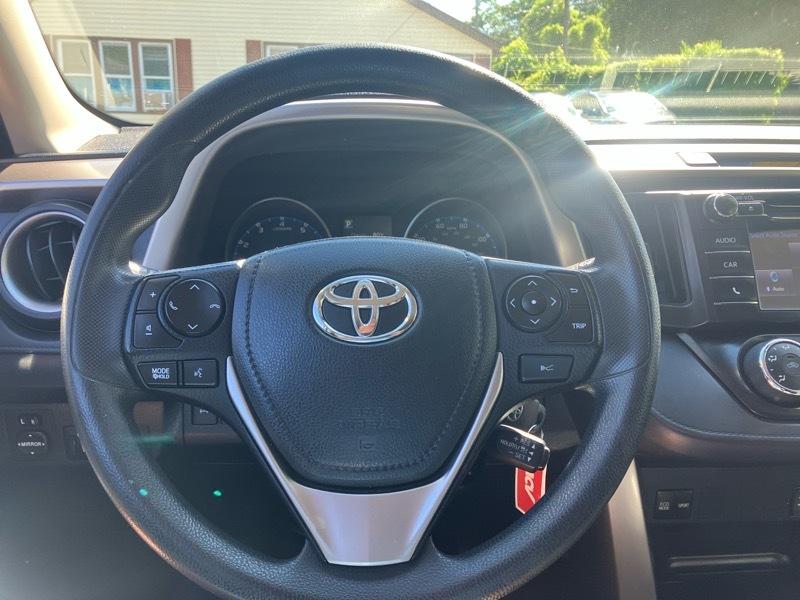 Toyota RAV4 LE AWD 2017
