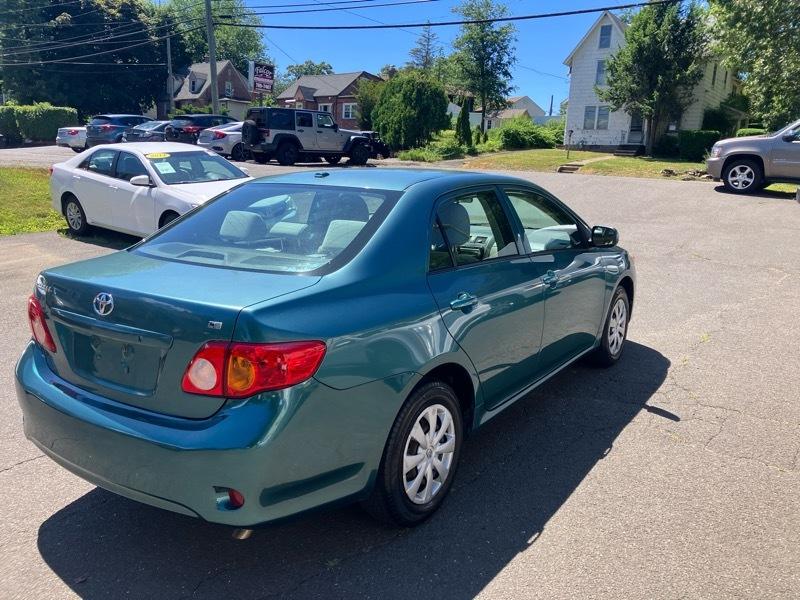 Toyota Corolla LE 4-Speed AT 2010