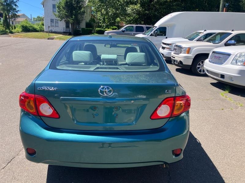 Toyota Corolla LE 4-Speed AT 2010