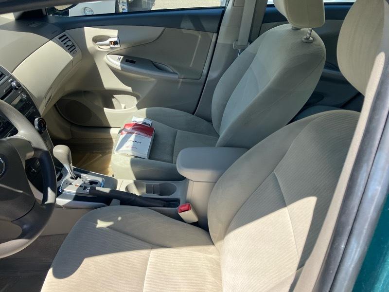 Toyota Corolla LE 4-Speed AT 2010