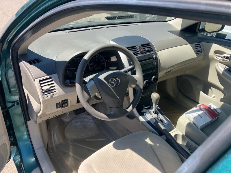 Toyota Corolla LE 4-Speed AT 2010
