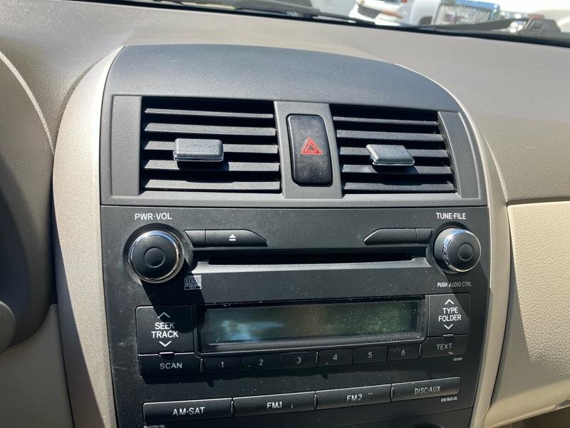 Toyota Corolla LE 4-Speed AT 2010