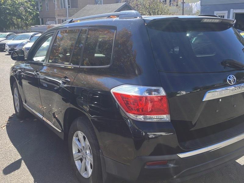 Toyota Highlander Base 4WD 2013