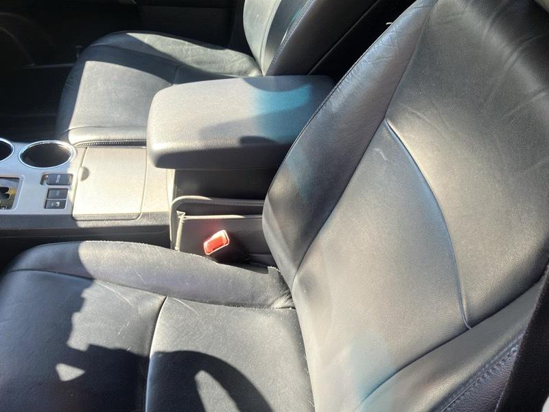 Toyota Highlander Base 4WD 2013