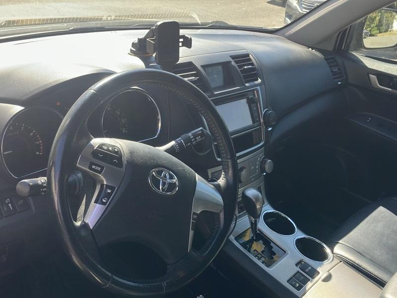 Toyota Highlander Base 4WD 2013